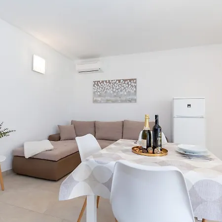 Gioia With Terrace Daire *