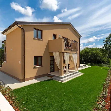 Gioia With Terrace Apartment